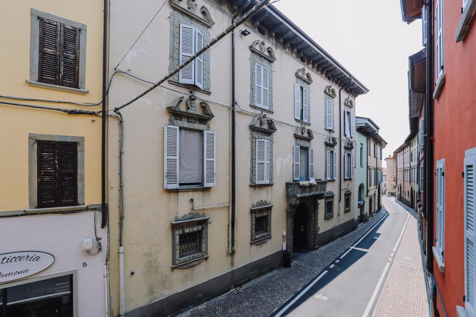 Flat Mazzini 6 Apartment Alzano Lombardo Bagian luar foto