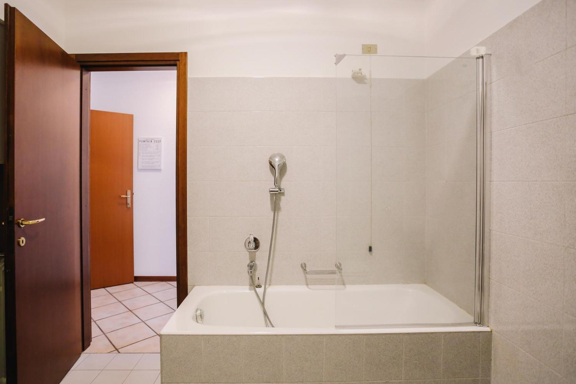 Flat Mazzini 6 Apartment Alzano Lombardo Bagian luar foto