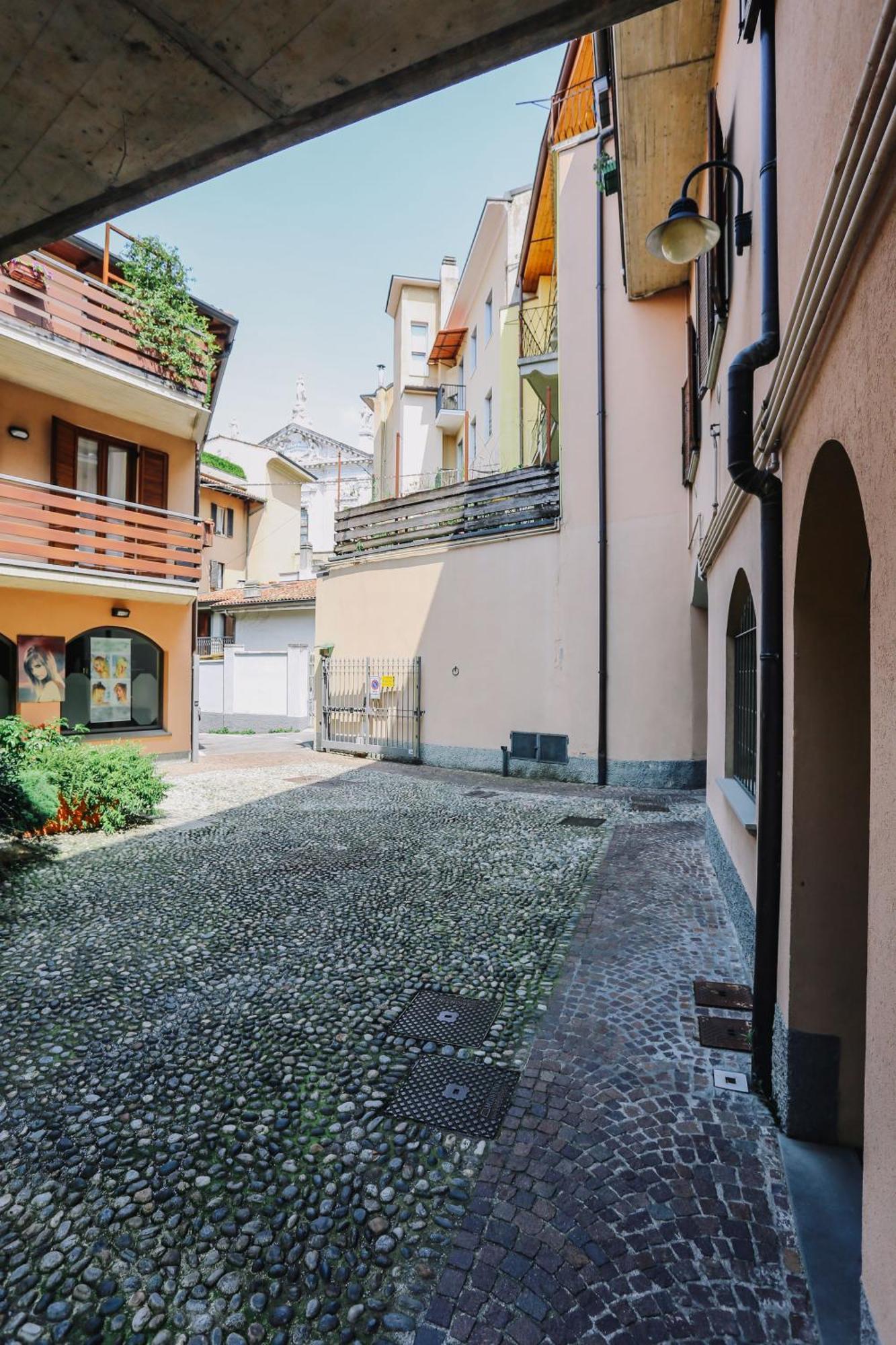 Flat Mazzini 6 Apartment Alzano Lombardo Bagian luar foto