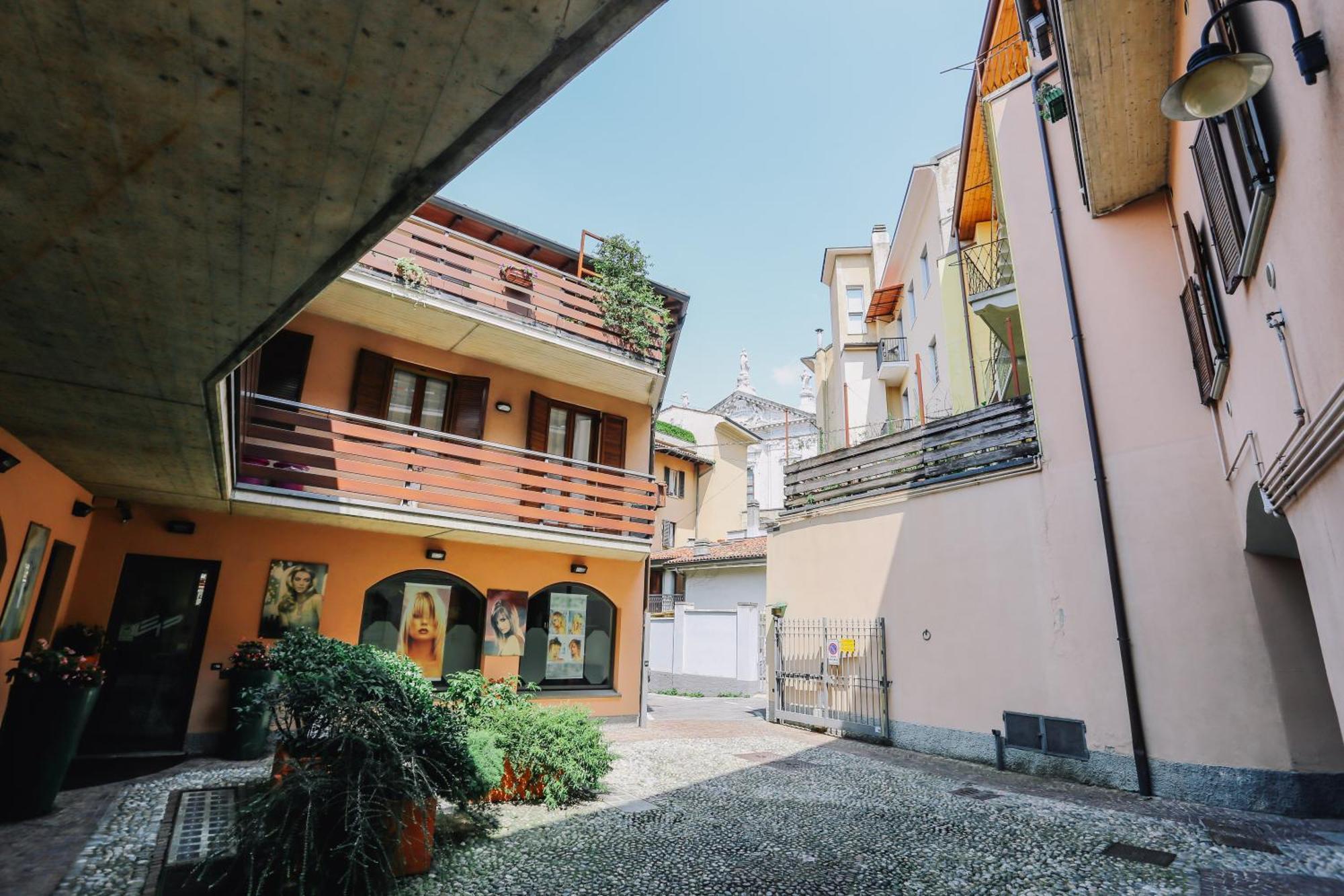 Flat Mazzini 6 Apartment Alzano Lombardo Bagian luar foto